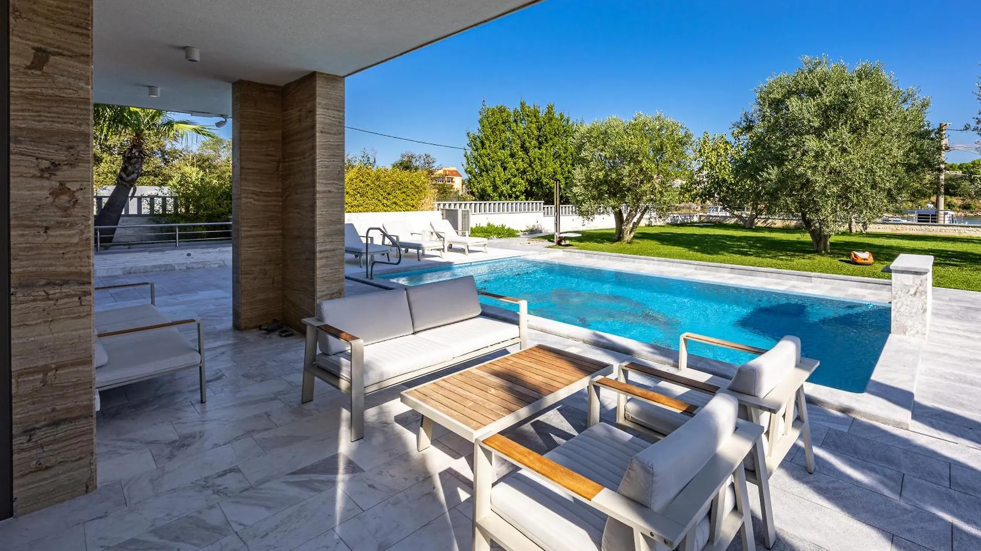 Luxury Villa Con Brio Pomer 0*,